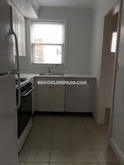 Brookline 2 Beds 1 Bath  Chestnut Hill - $3,710 No Fee