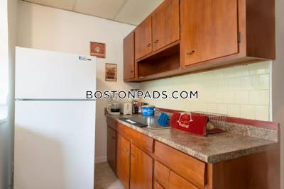 East Boston 3 Beds 1 Bath Boston - $2,200 No Fee