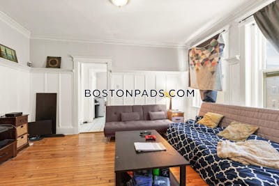 Allston Deal Alert! Spacious 4 Be 1.5 Bath apartment in Glenville Ave Boston - $5,300