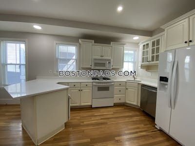 Dorchester/south Boston Border Apartment for rent 4 Bedrooms 1 Bath Boston - $3,800 No Fee