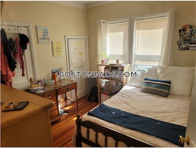 Somerville Apartment for rent 3 Bedrooms 1 Bath  Tufts - $3,894